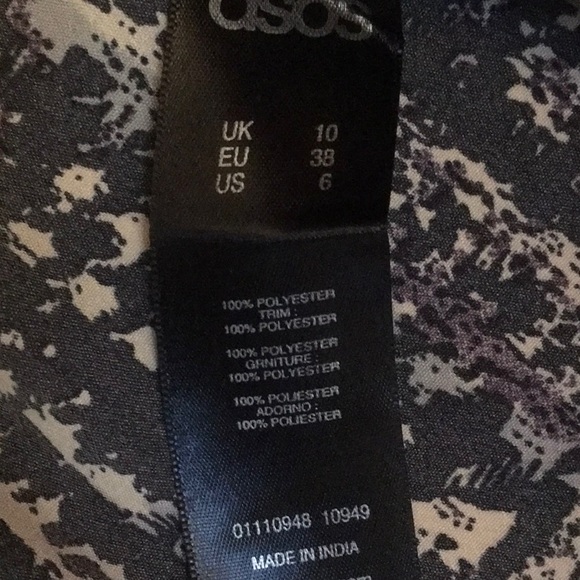ASOS button down blouse. Black print. Size 6 - Picture 7 of 7